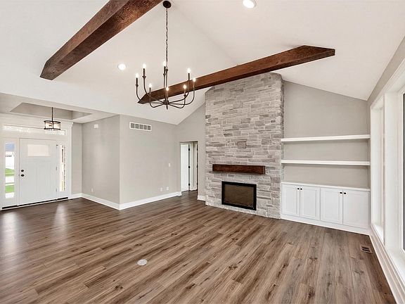 2nd image of 4640 Centennial Blvd