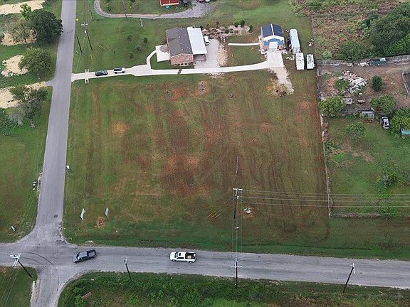 4th image of 2 S Plum Creek Rd