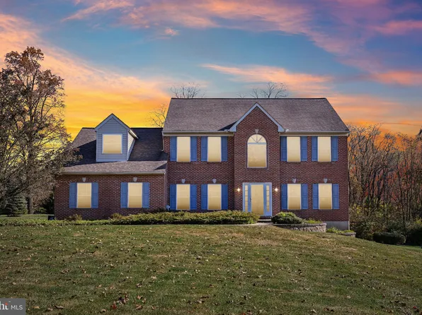 104 Mallard Dr, Coatesville, PA 19320