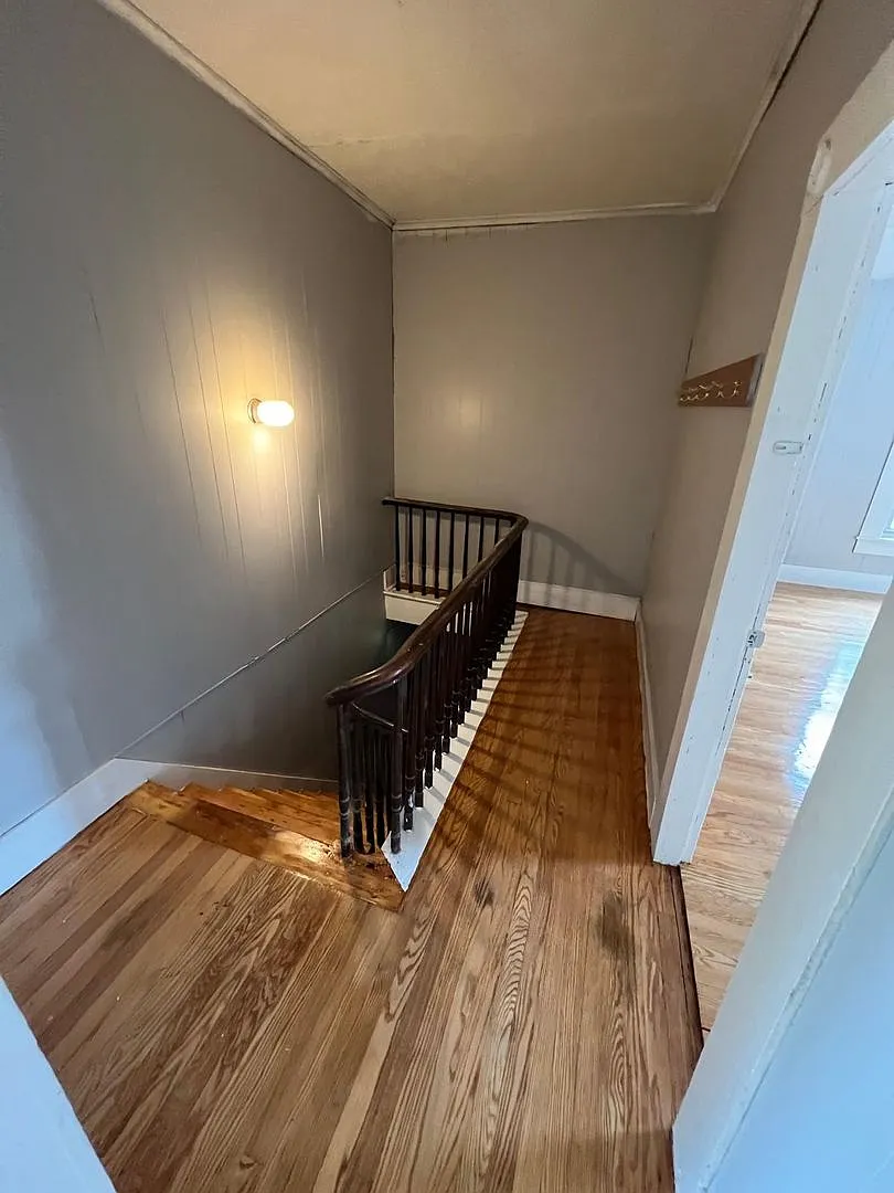 39 cottage st — Photo 2