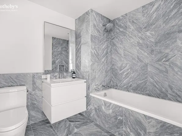 450 Washington Street image 10 of 19