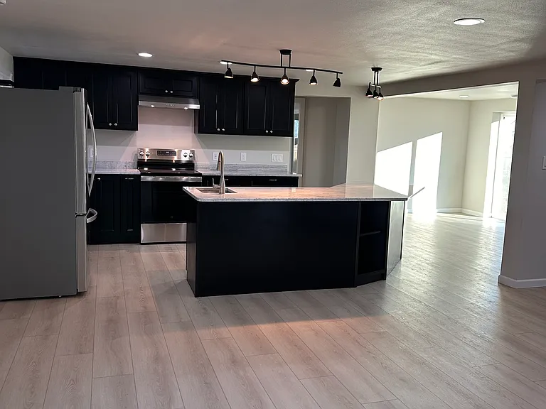2902 Bonnie Doon Ave — Photo 8