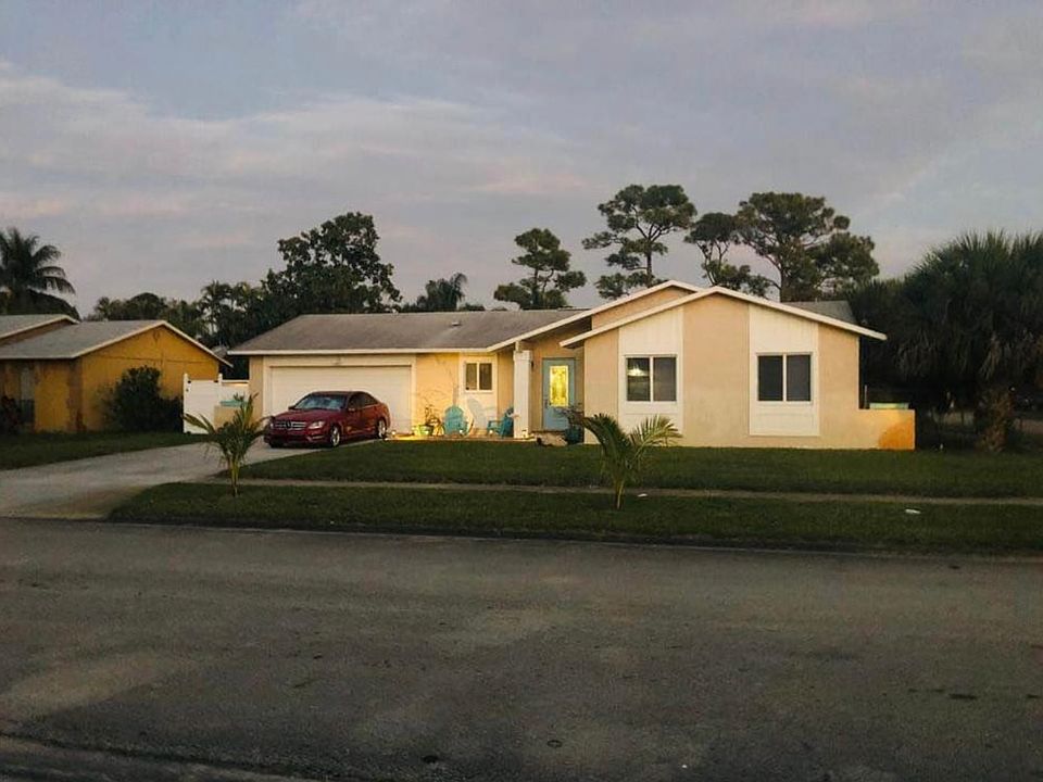 1st image of 1050 Cameo Cir