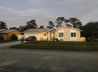 1050 Cameo Cir, West Palm Beach, FL 33417