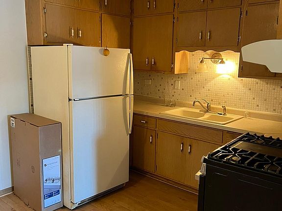 5th image of 11025 S Keating Ave APT 204
