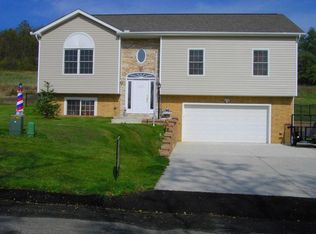 242 Pond Rd, Greensburg, PA 15601