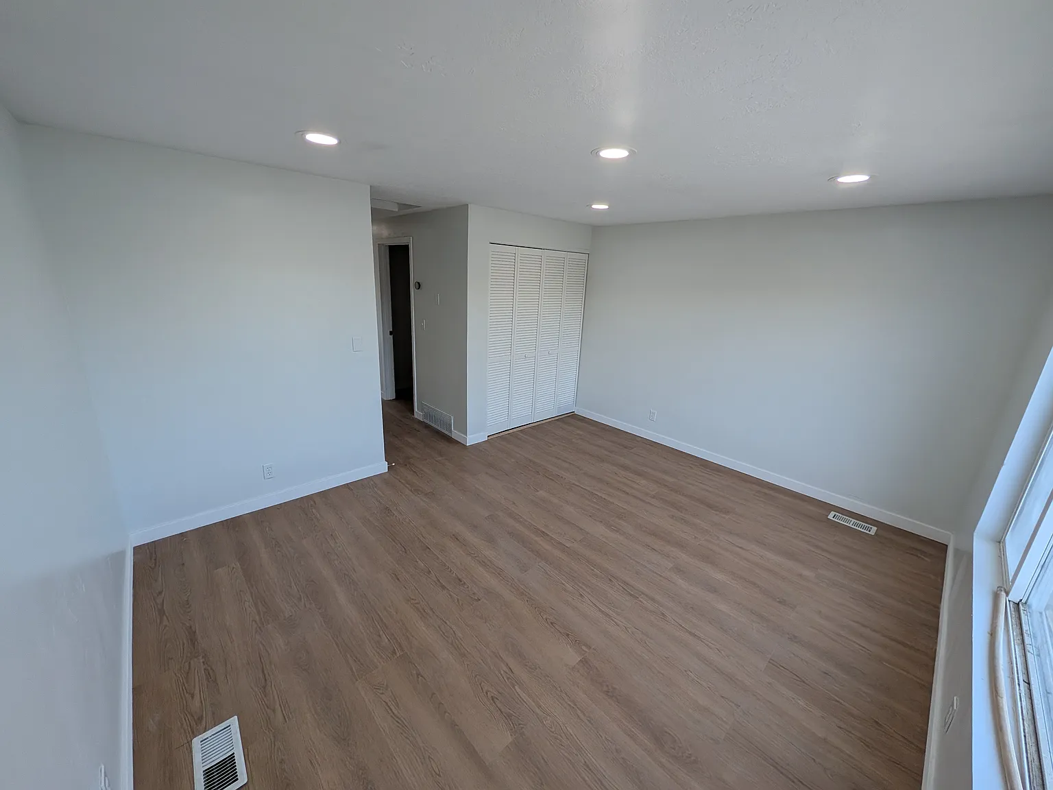 2 bed, 1.5 bath, 1000 sqft, $1,700 — Photo 4