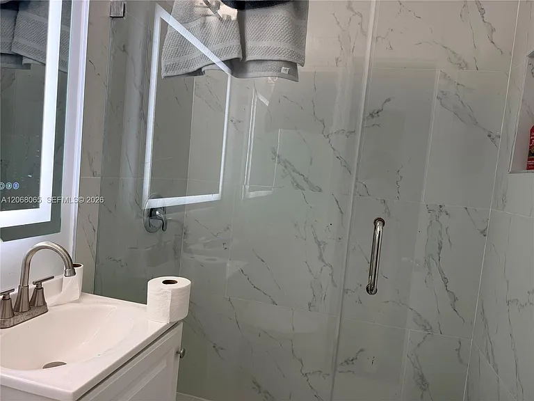 650 SW 55th Ave — Photo 8