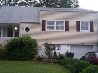 19 Exeter Rd, Fords, NJ 08863