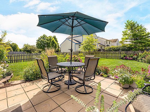 3rd image of 5109 Hilliard Green Dr