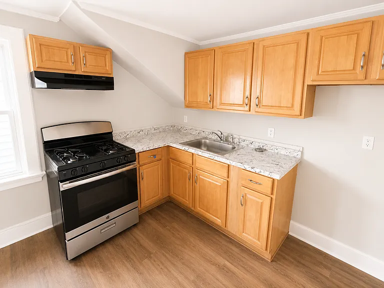 122 Hobson St #3 — Photo 2