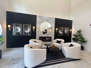 2620 152nd St #320, Surrey, BC V4P1M8