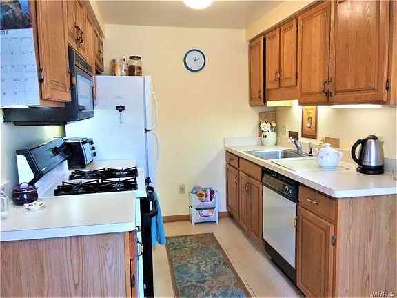 4th image of 9 Old Mill Cir