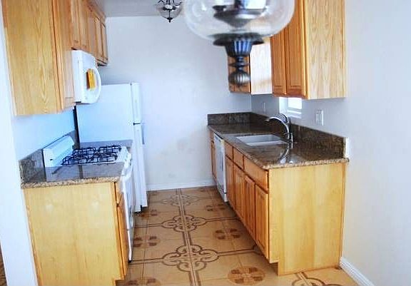 Granite Counters/Dishwasher