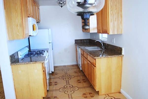 Granite Counters/Dishwasher