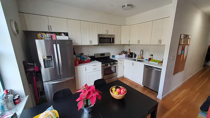 Rented by Living New York | media 8