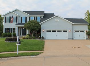 4632 E 48th Pl, Davenport, IA 52807