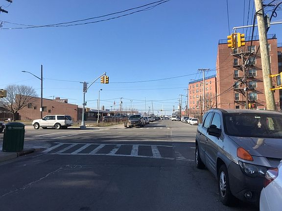 4th image of 218 Beach 59 St
