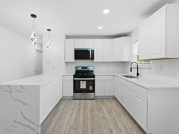 4th image of 1504 Daniel Dr
