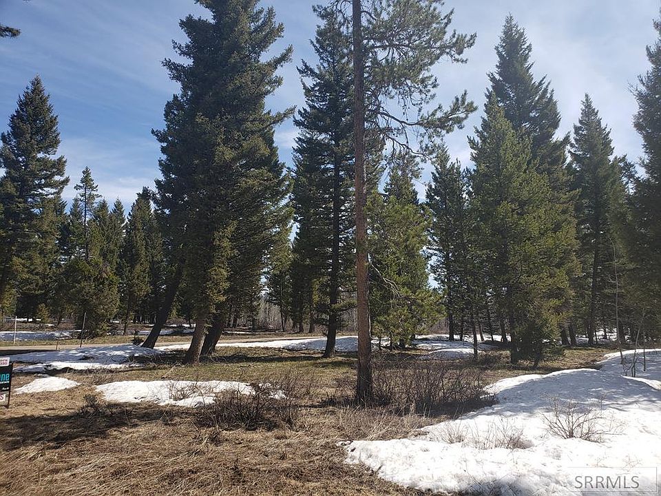 1st image of 2822 NE Sagehen Dr
