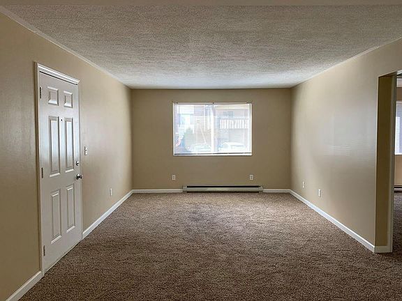 5th image of 504 Westwood Ct