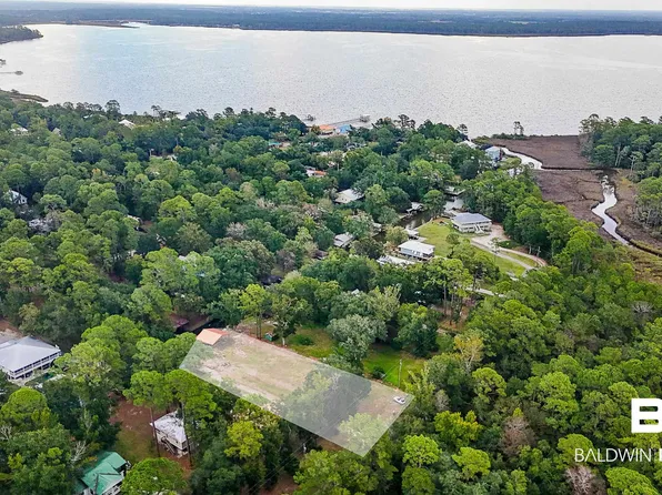 10143 Bayou Cir, Fairhope, AL 36532