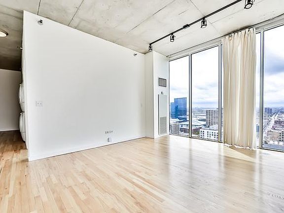 3rd image of 1720 S Michigan Ave APT 2810