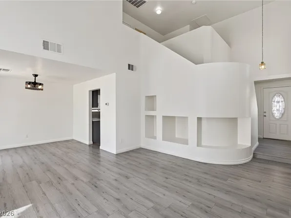 4215 Dobson Dr, Las Vegas, NV 89115