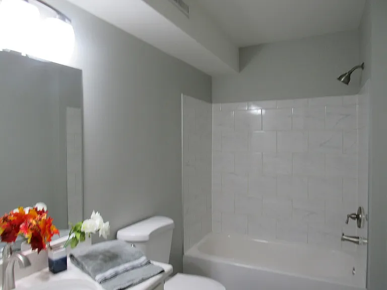 255 W Treehouse Ln — Photo 16