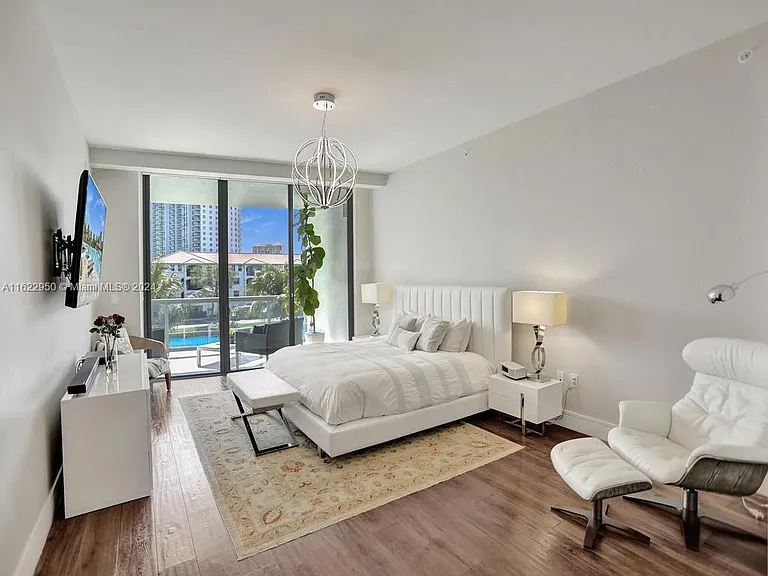 3250 NE 188th St #207 — Photo 47