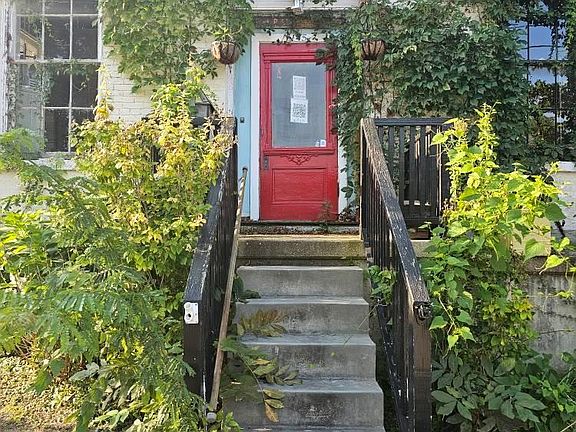 4th image of 145 Washington St