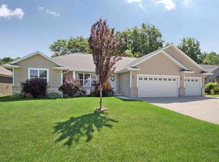 814 Canterbury Castle Ln, Green Bay, WI 54313