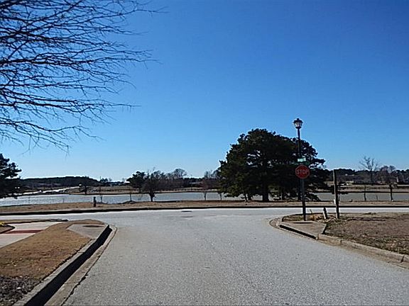 4th image of 688 Deer Springs Way
