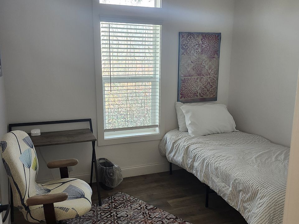 Bedroom or office with sizable closet