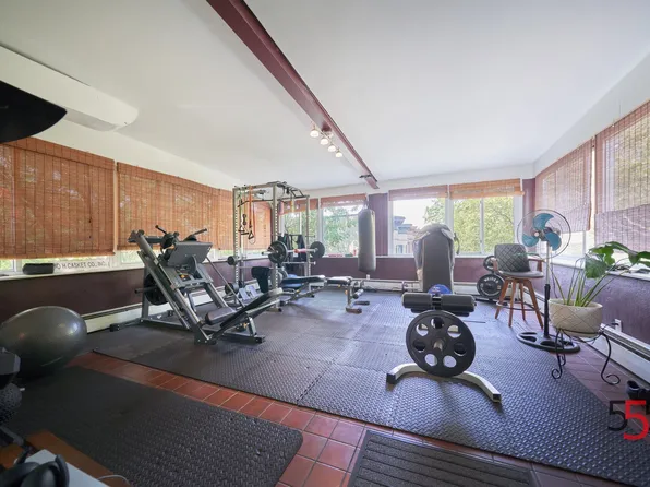 246 Brooklyn Avenue image 18 of 25