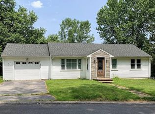 135 Sabin St, Putnam, CT 06260