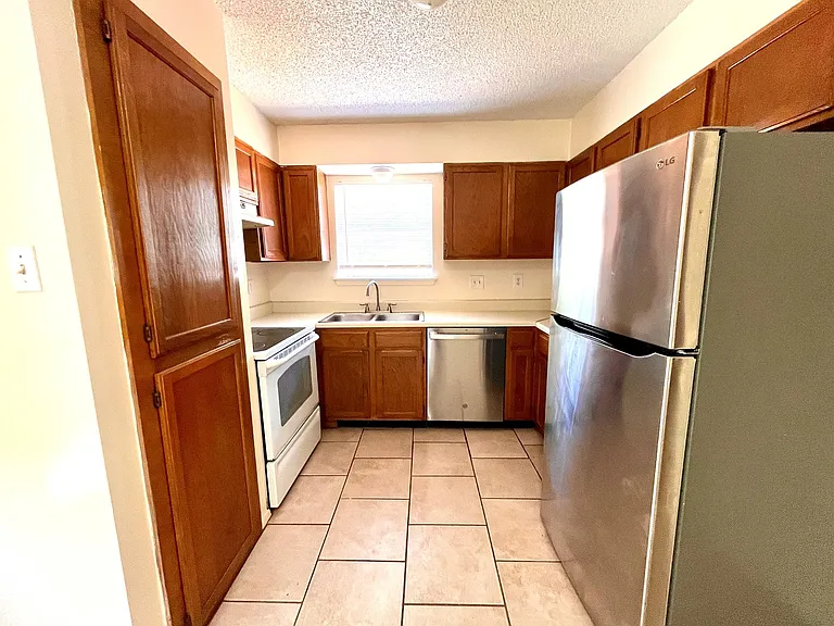 2802 Aftonshire Way #B — Photo 6