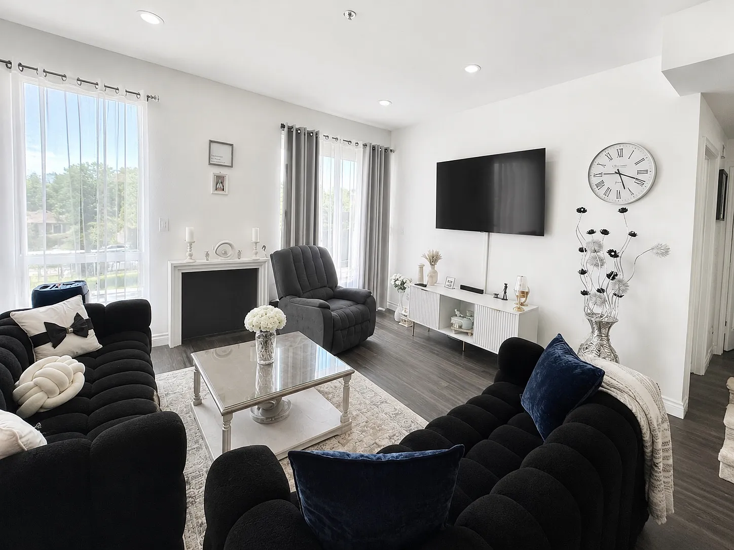 2 bed, 862 sqft, $2,800 — Photo 1