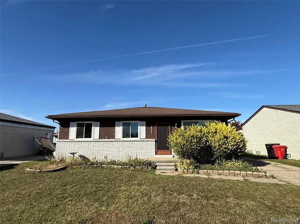 16067 Secretariat Ave, Roseville, MI 48066