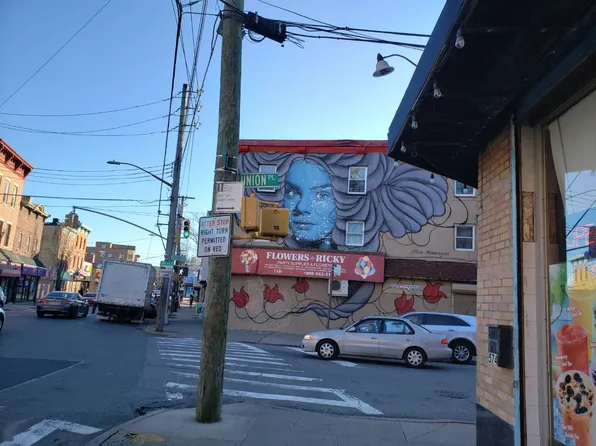 580 Bay St, Staten Island, NY 10304