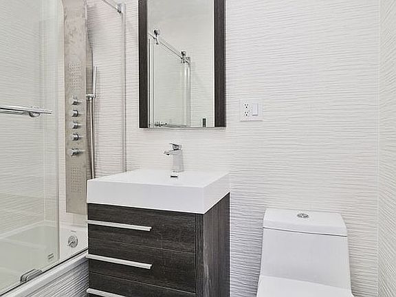 4th image of 165 Graham Ave #4L
