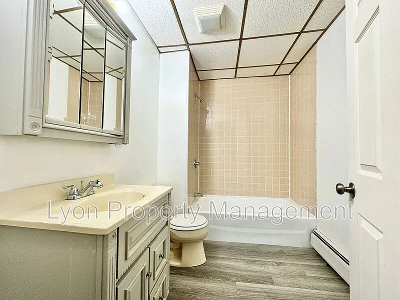 1 bed, 1.0 bath, $1,395 — Photo 4