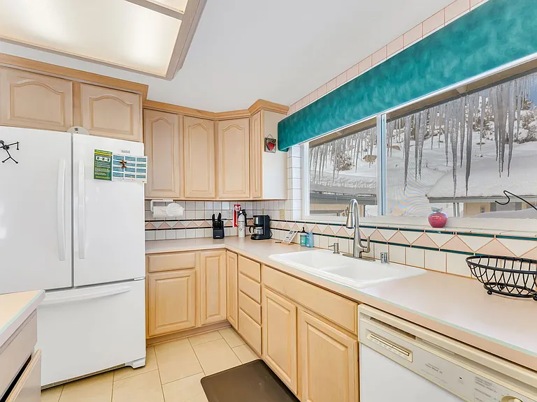 3790 Meadow Wood Rd — Photo 15