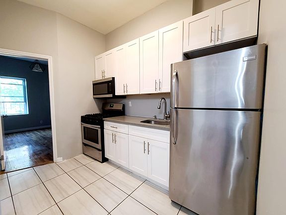 4th image of 1205 Tinton Ave #3A