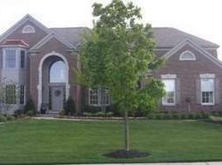 5660 Stonehaven Blvd, Rochester, MI 48306