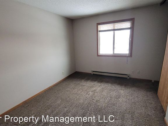 5th image of 607 1st Ave NE APT 208