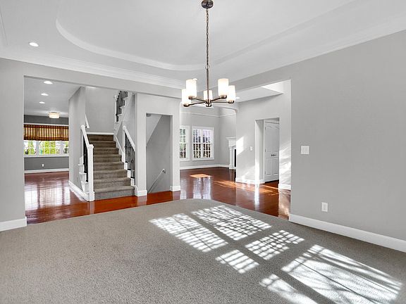 5th image of 84 Gardenia Dr