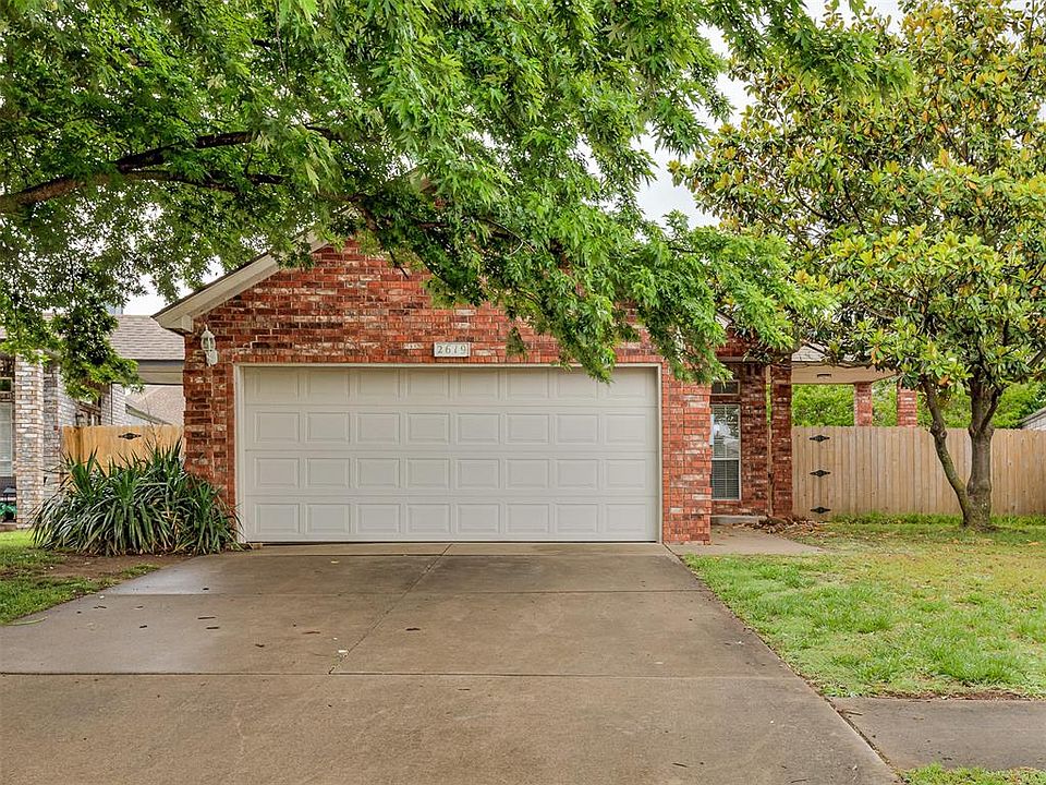 1st image of 2619 Briarcliff Dr