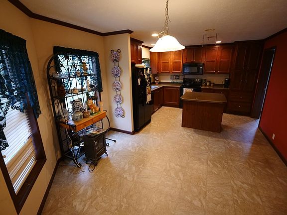 4th image of 115 Spencer Ave