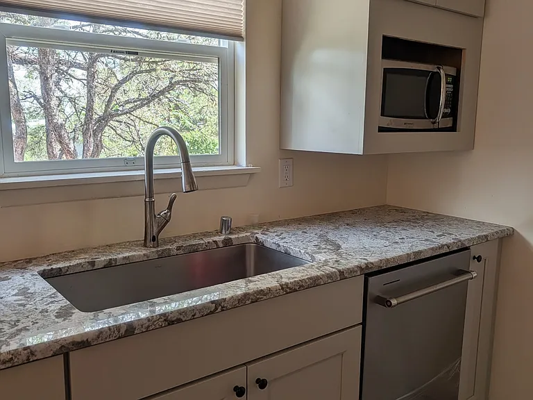 417 Greg Ave — Photo 5